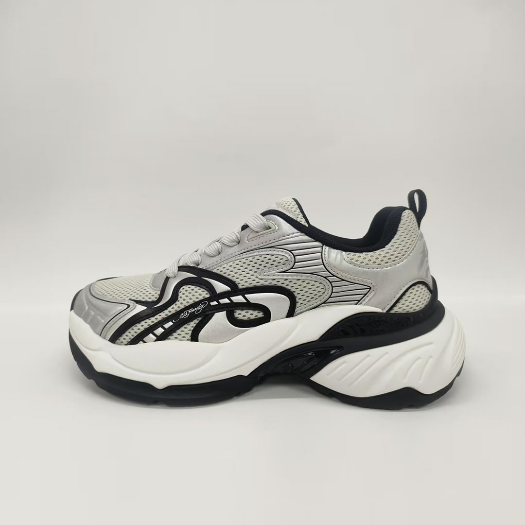 Casual shoes