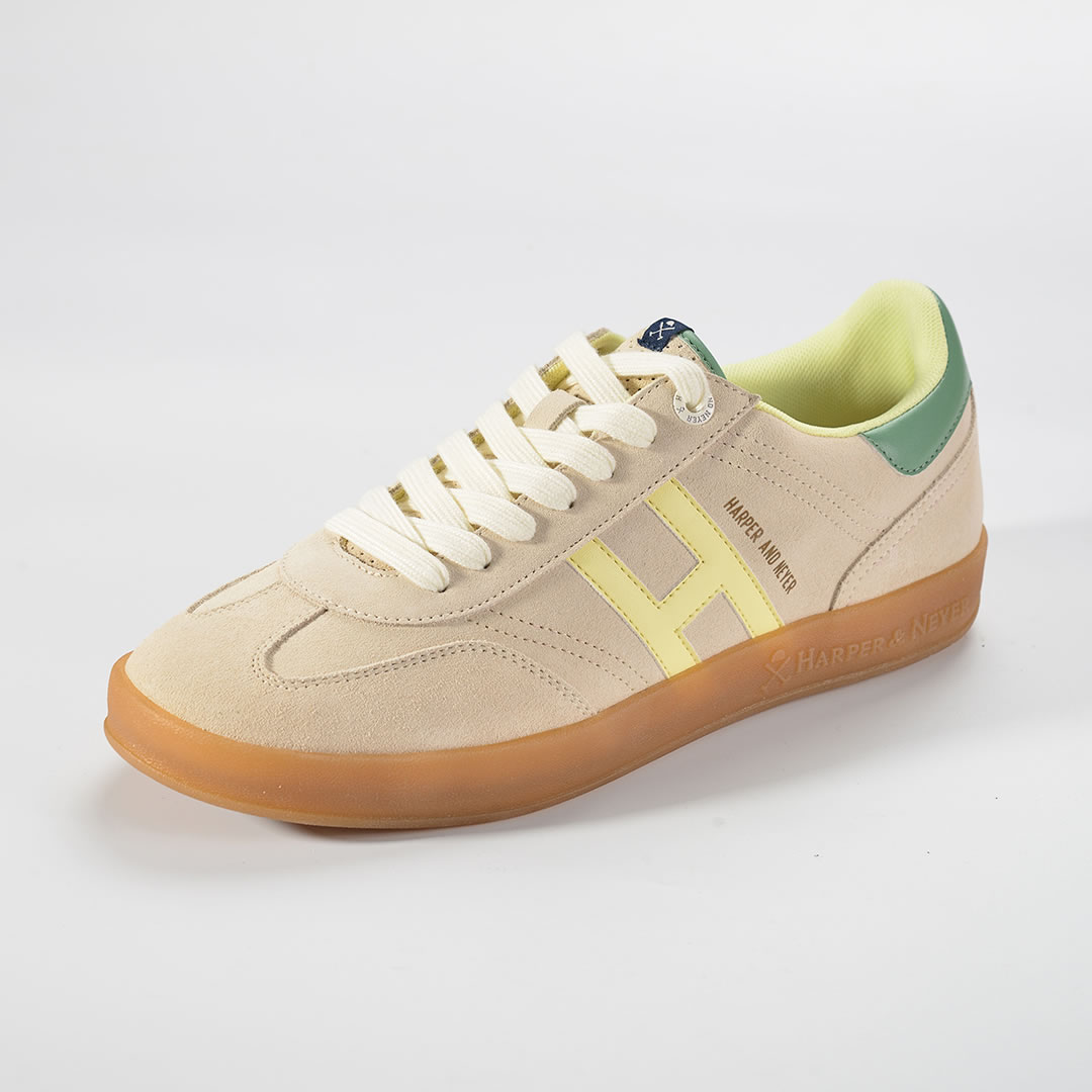 Casual shoes