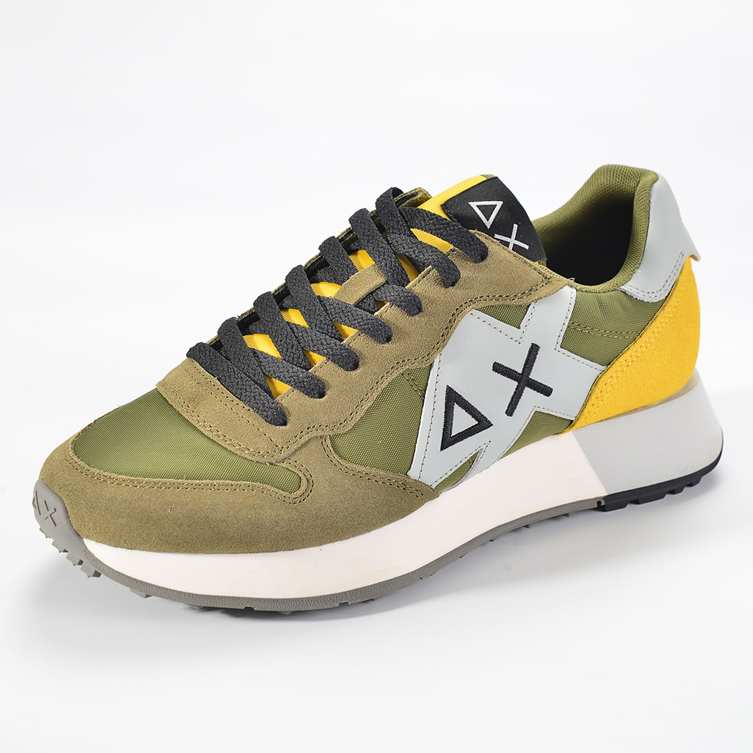 Casual shoes